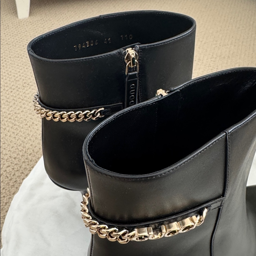 NIB-Gucci Black Heeled Boots with Gold Chain
Size 41 - Picture 2 of 10